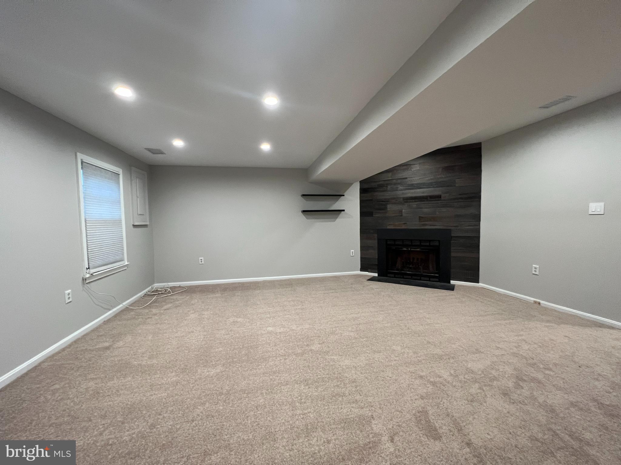 VILLAGE PARK - Residential Lease