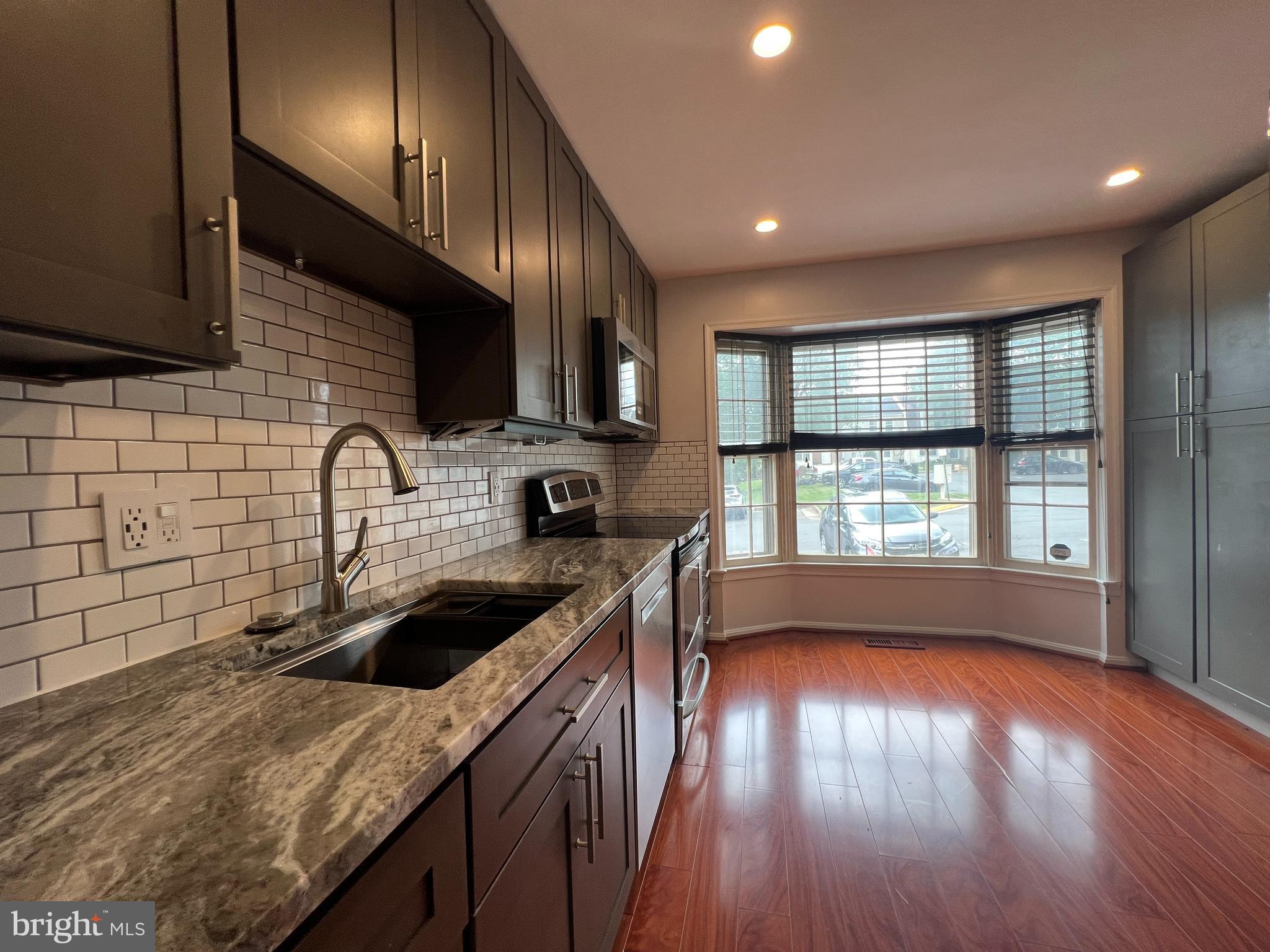 VILLAGE PARK - Residential Lease