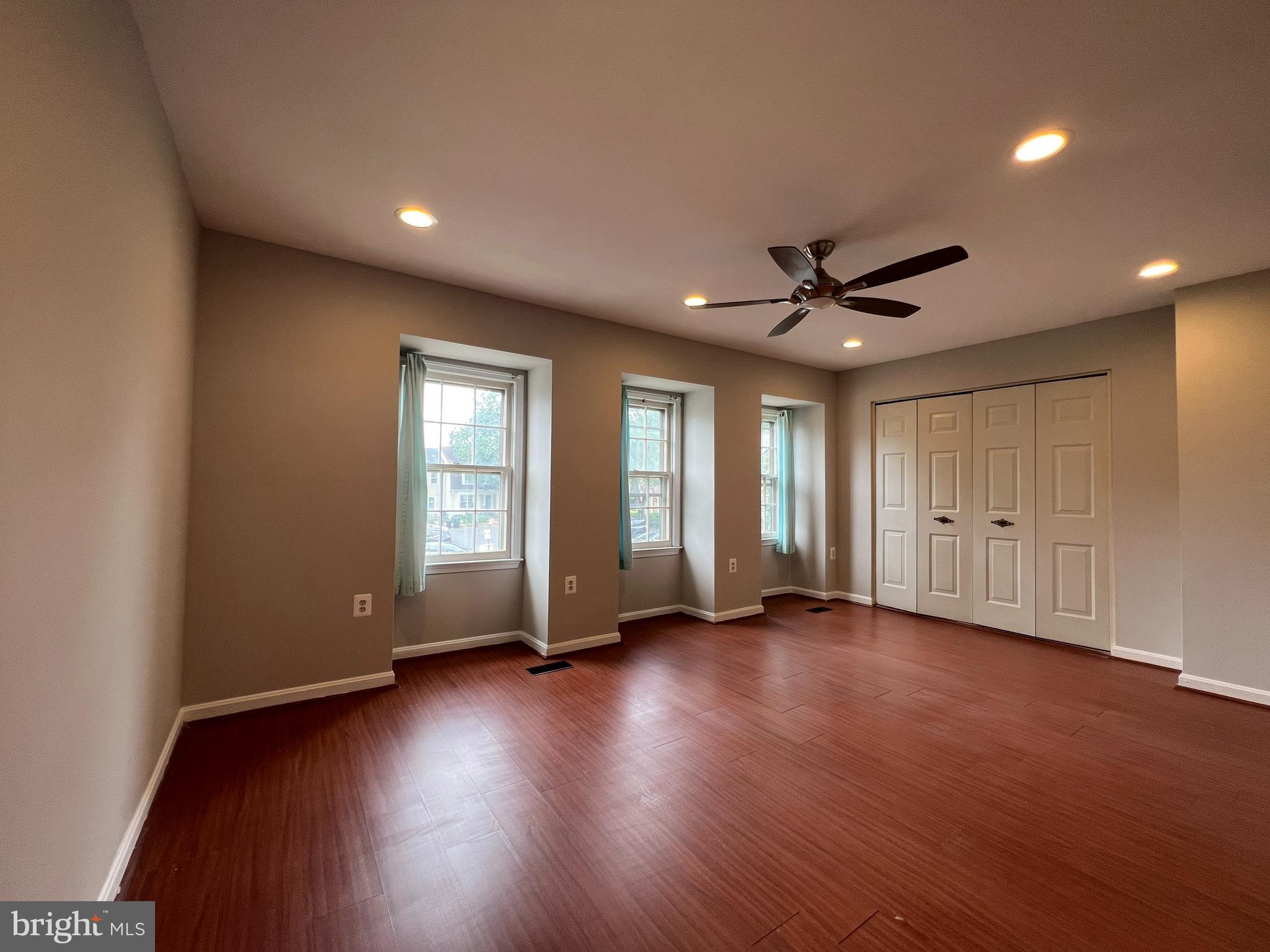 VILLAGE PARK - Residential Lease