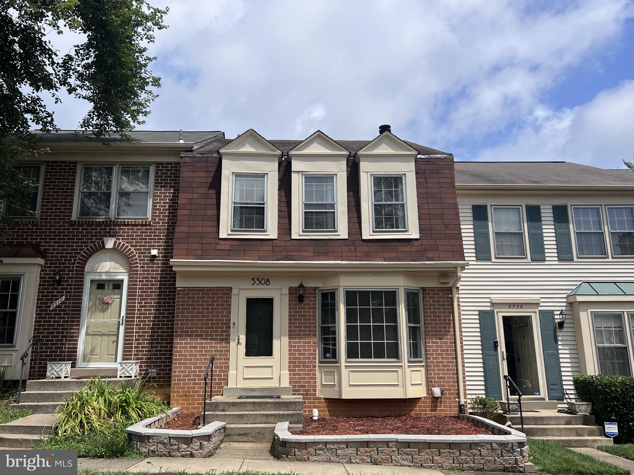 VILLAGE PARK - Residential Lease