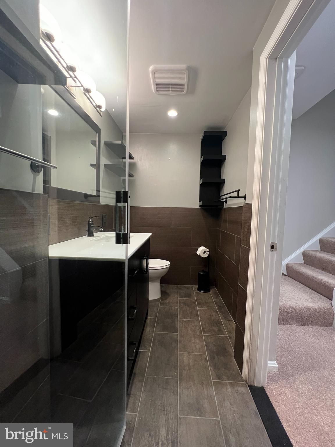 VILLAGE PARK - Residential Lease