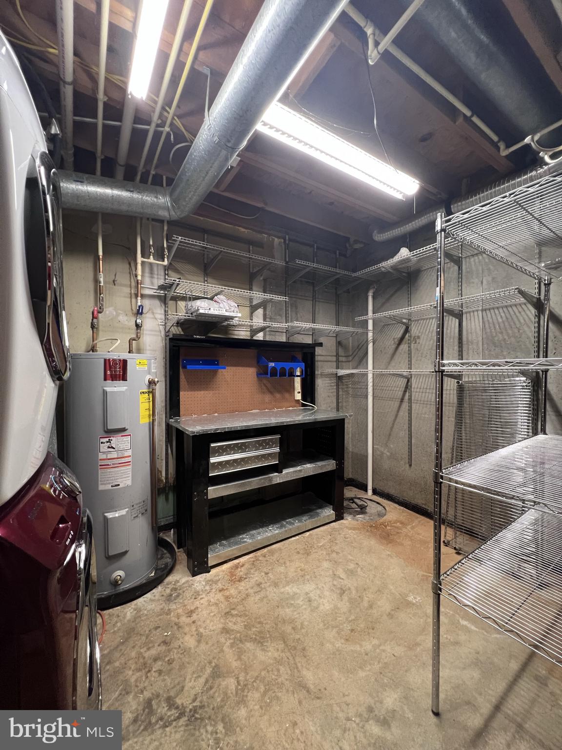 VILLAGE PARK - Residential Lease