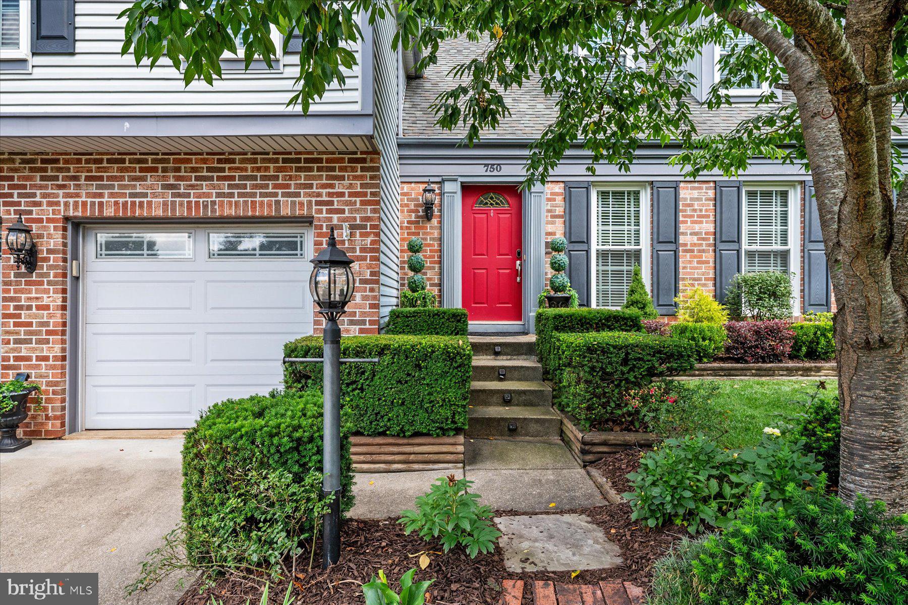 750 LIVE OAK DRIVE