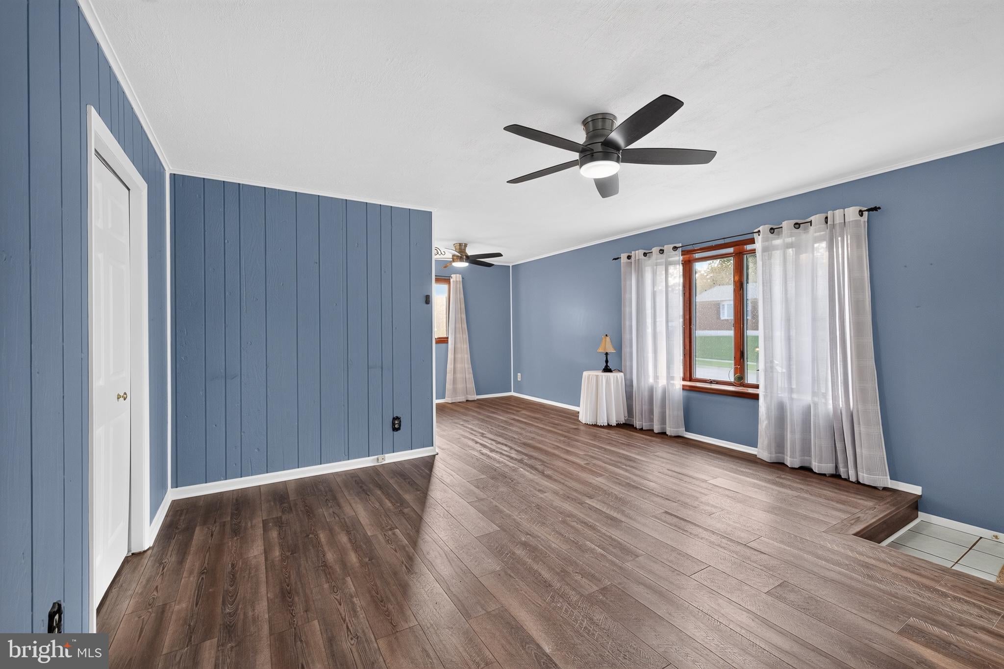 153 W EDINBURGH DRIVE