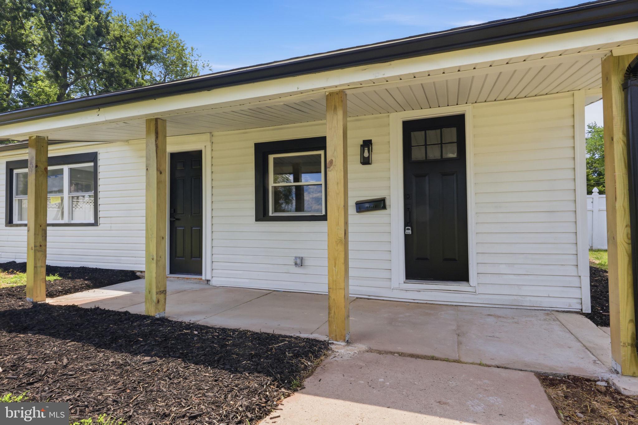 819 CENTER AVENUE
