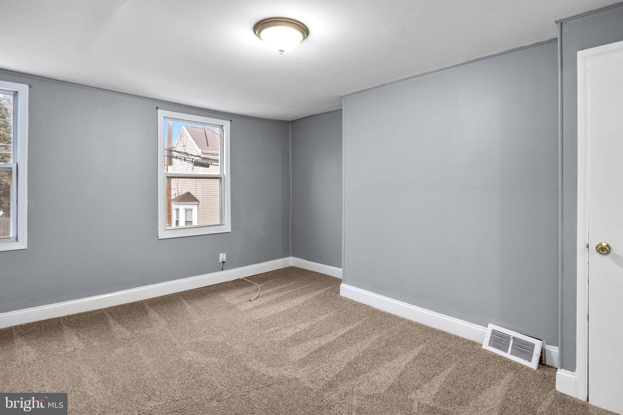 BRISTOL - Residential Lease