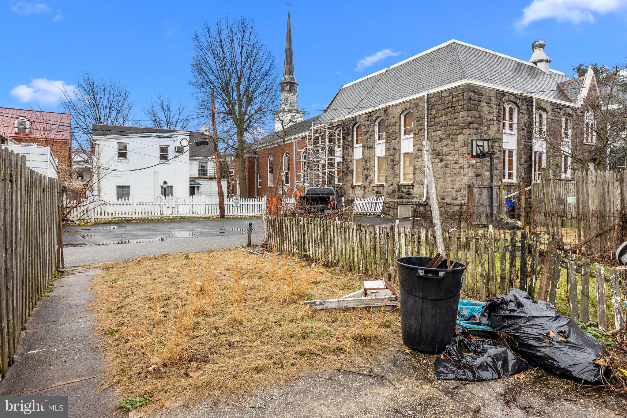 BRISTOL - Residential Lease