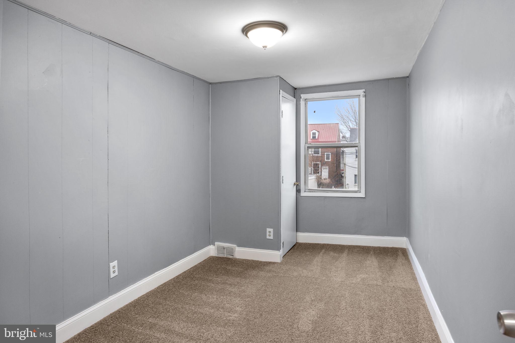 BRISTOL - Residential Lease