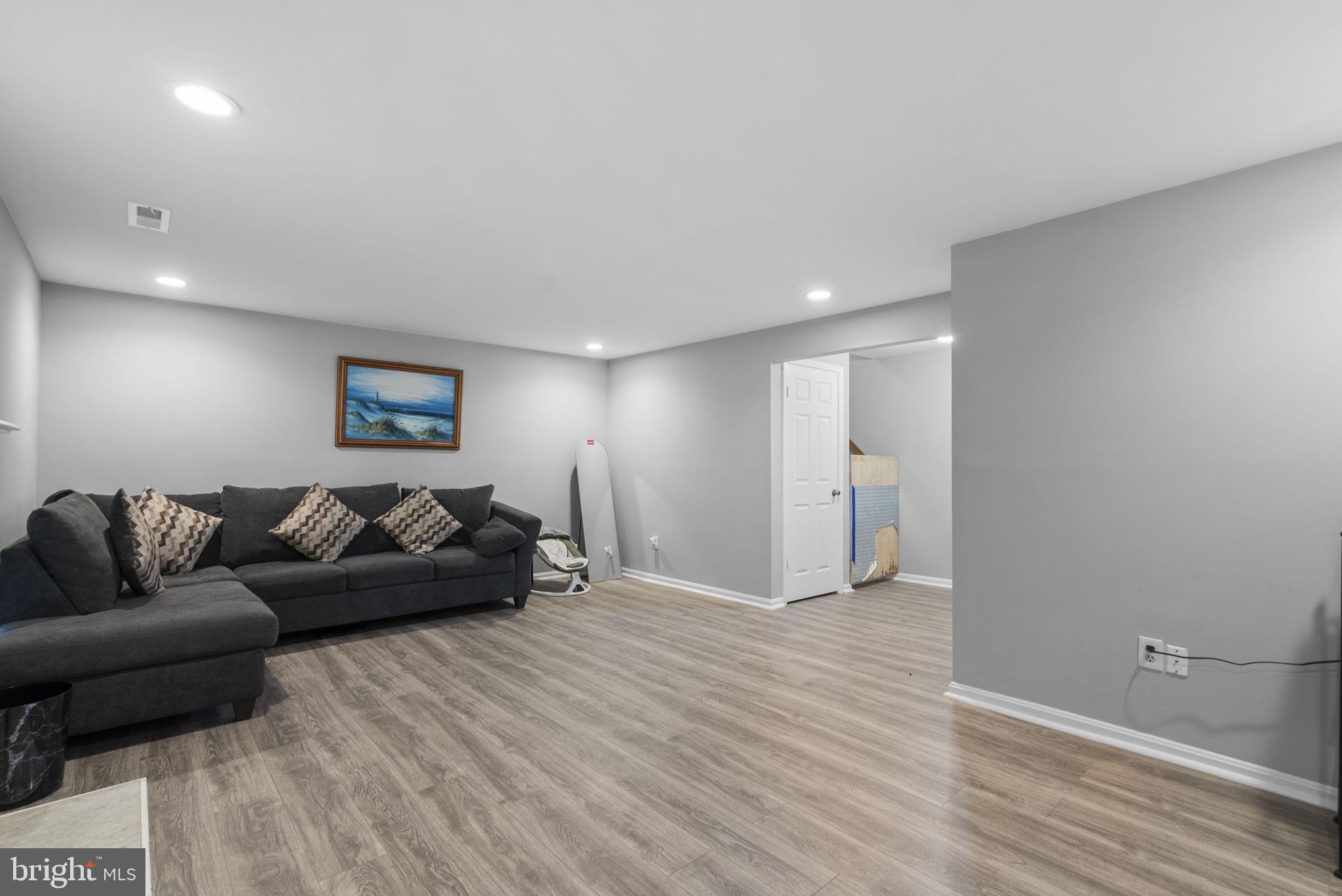 LONGMEAD - Residential