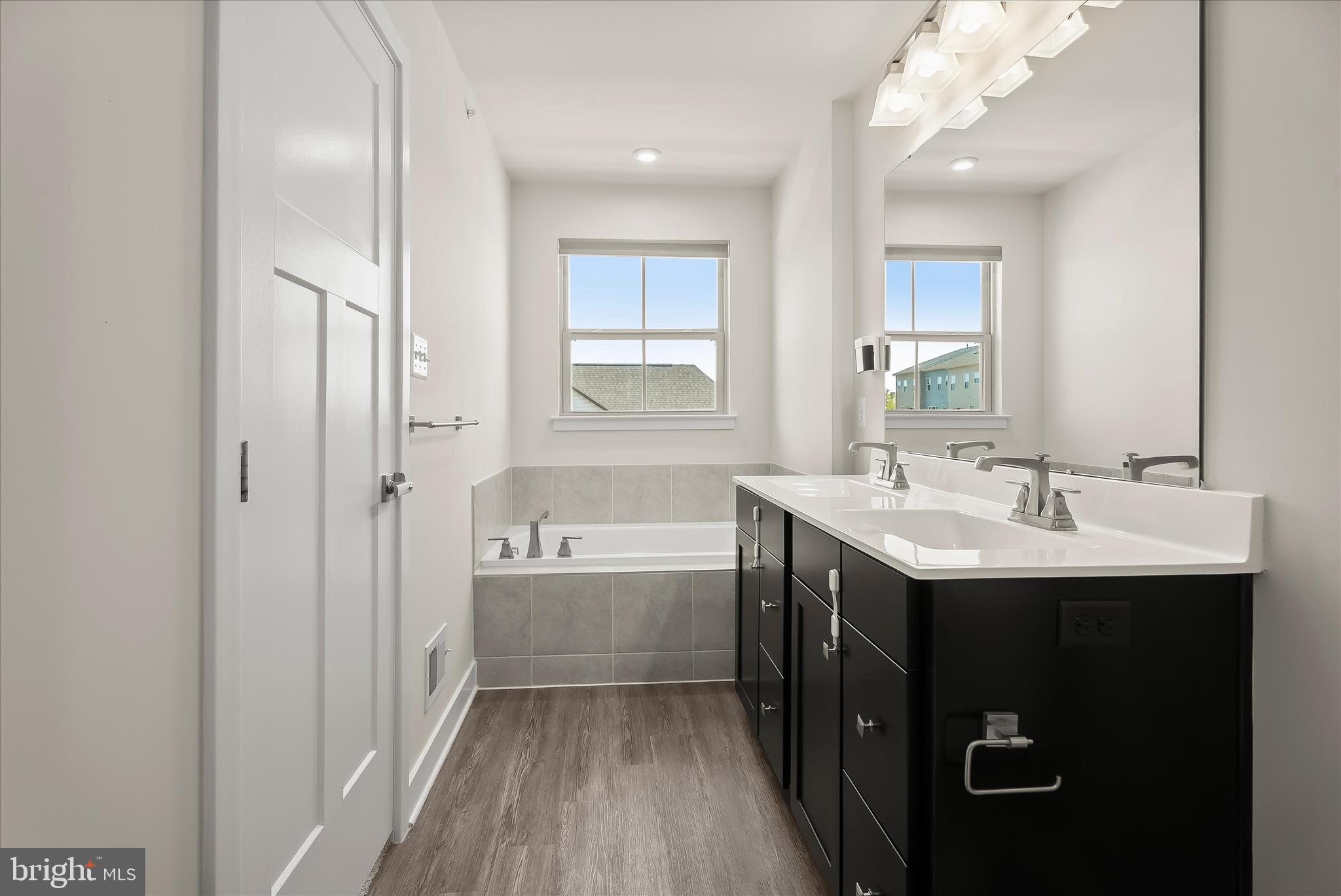 LAKE LINGANORE OAKDALE - Residential