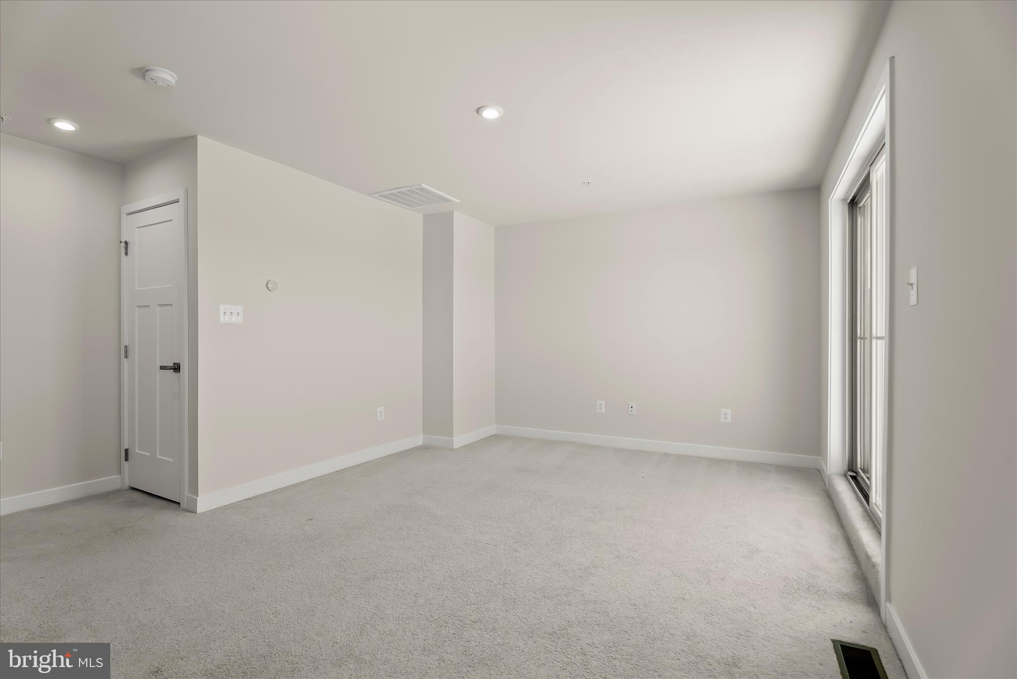 LAKE LINGANORE OAKDALE - Residential