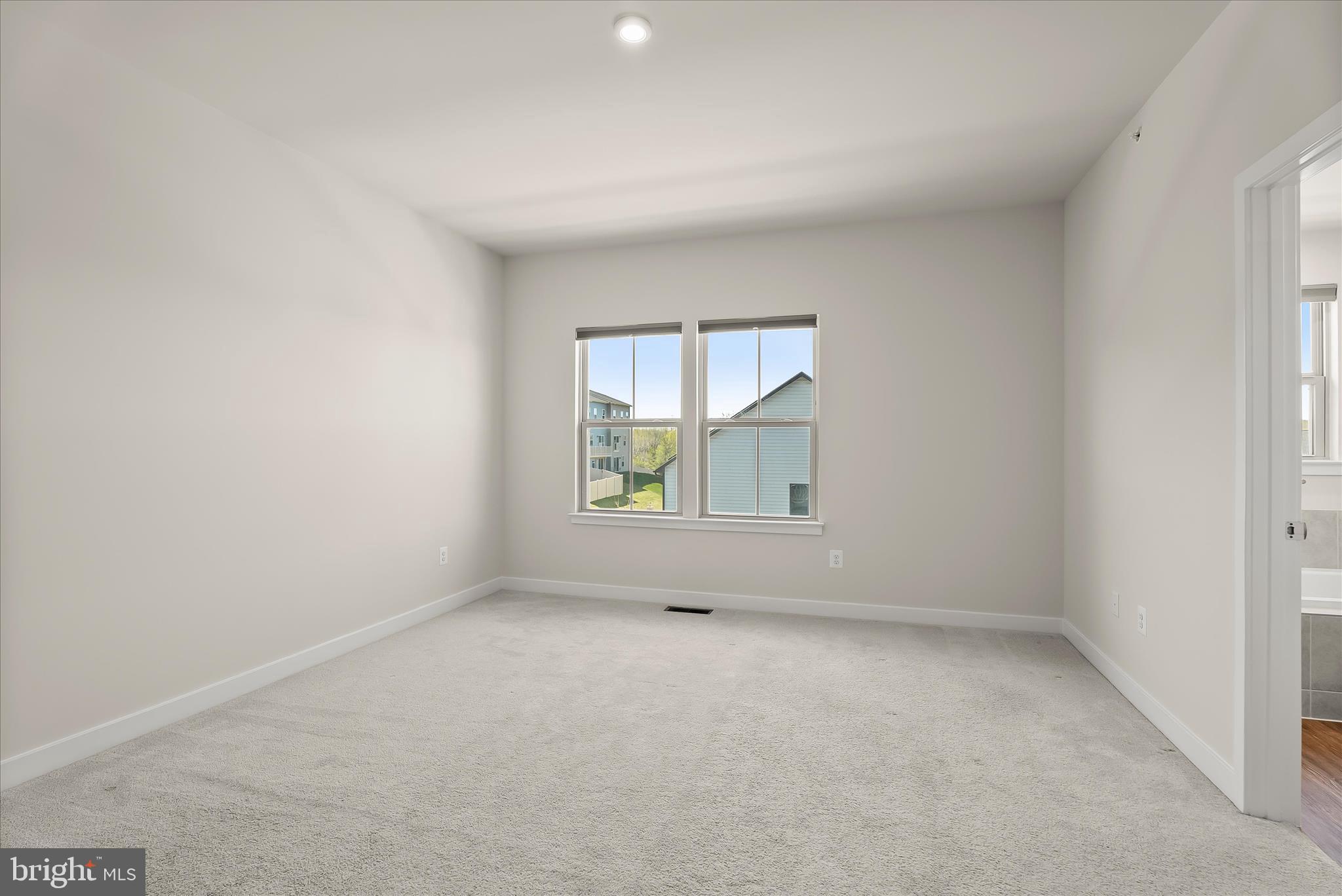 LAKE LINGANORE OAKDALE - Residential