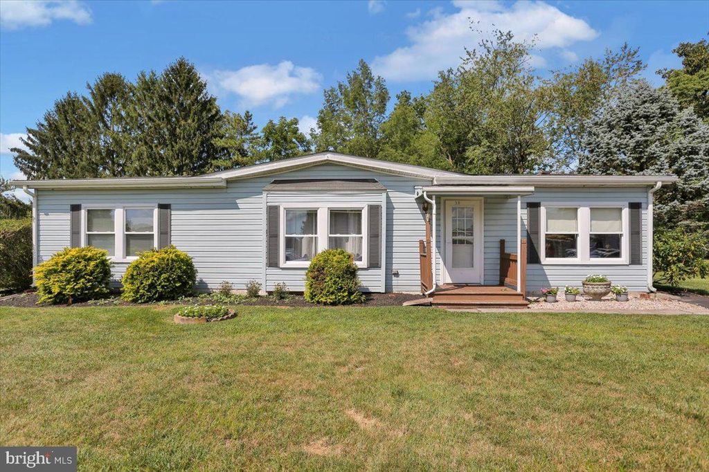 Photo of 39 BILL DR, DENVER, PA 17517 (MLS # PALA2039314)
