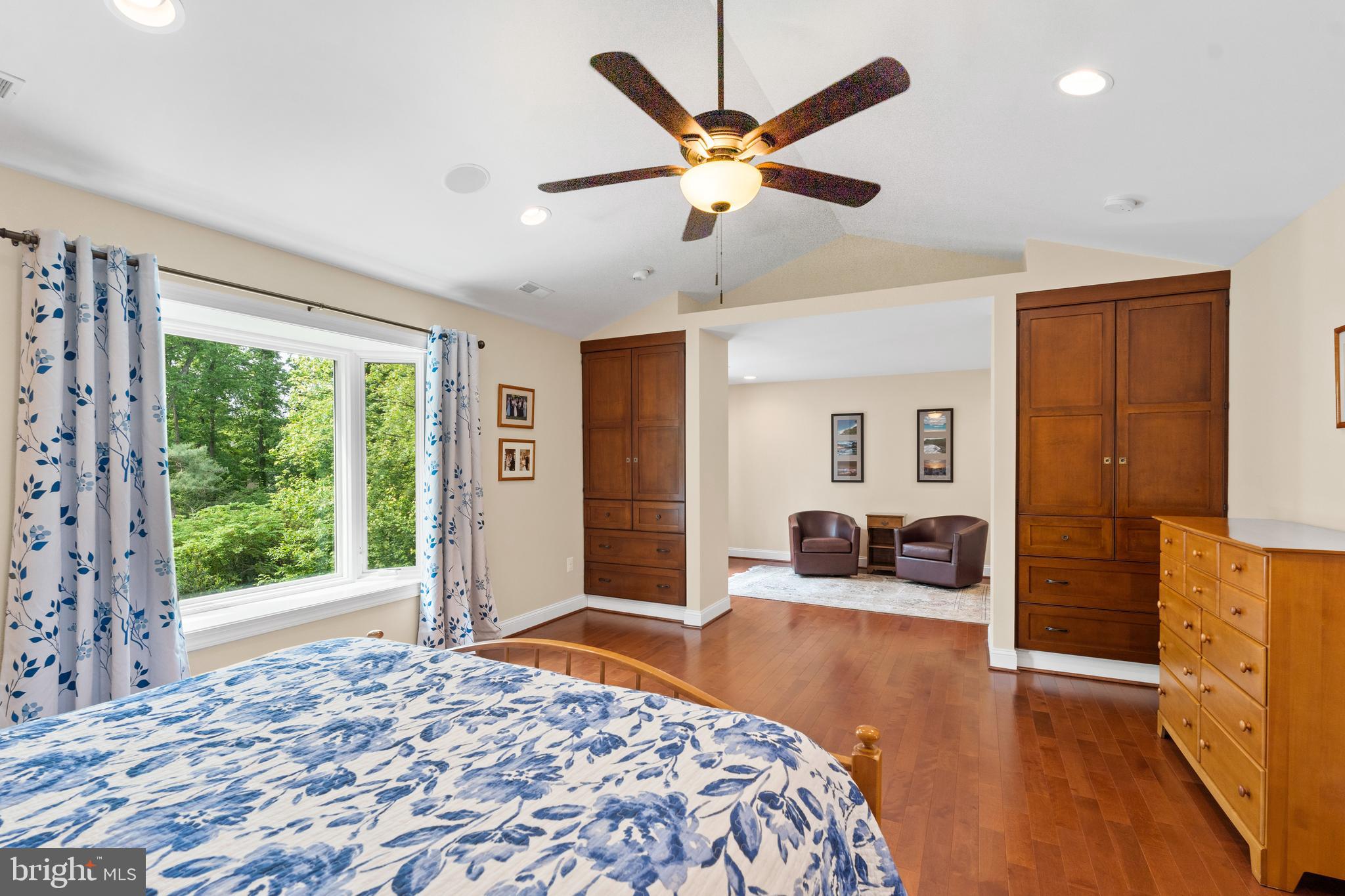 WOODLEY HILLS - Residential