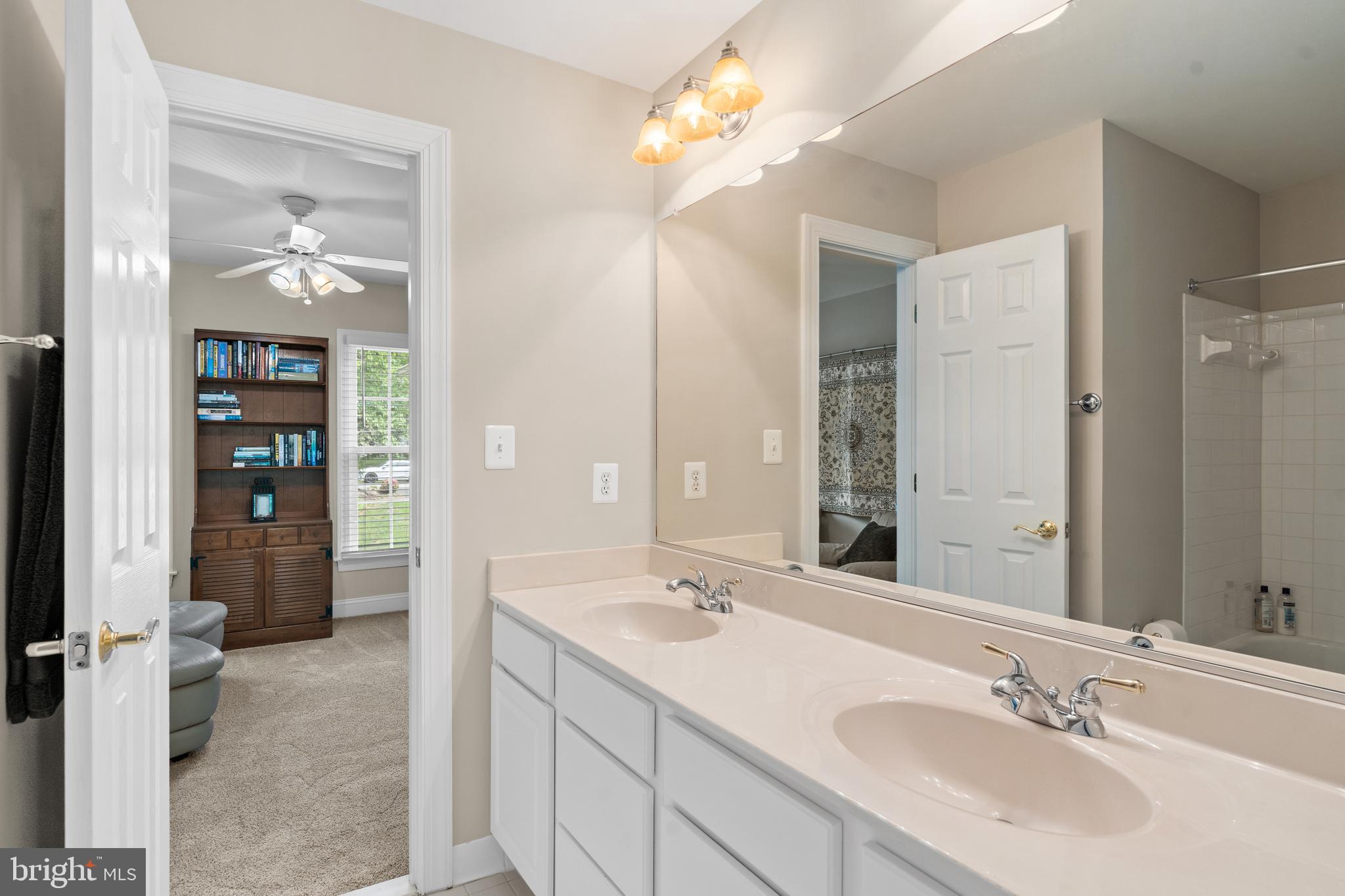 WOODLEY HILLS - Residential