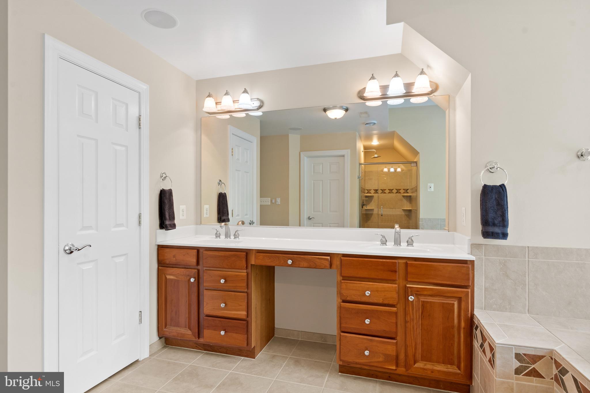 WOODLEY HILLS - Residential