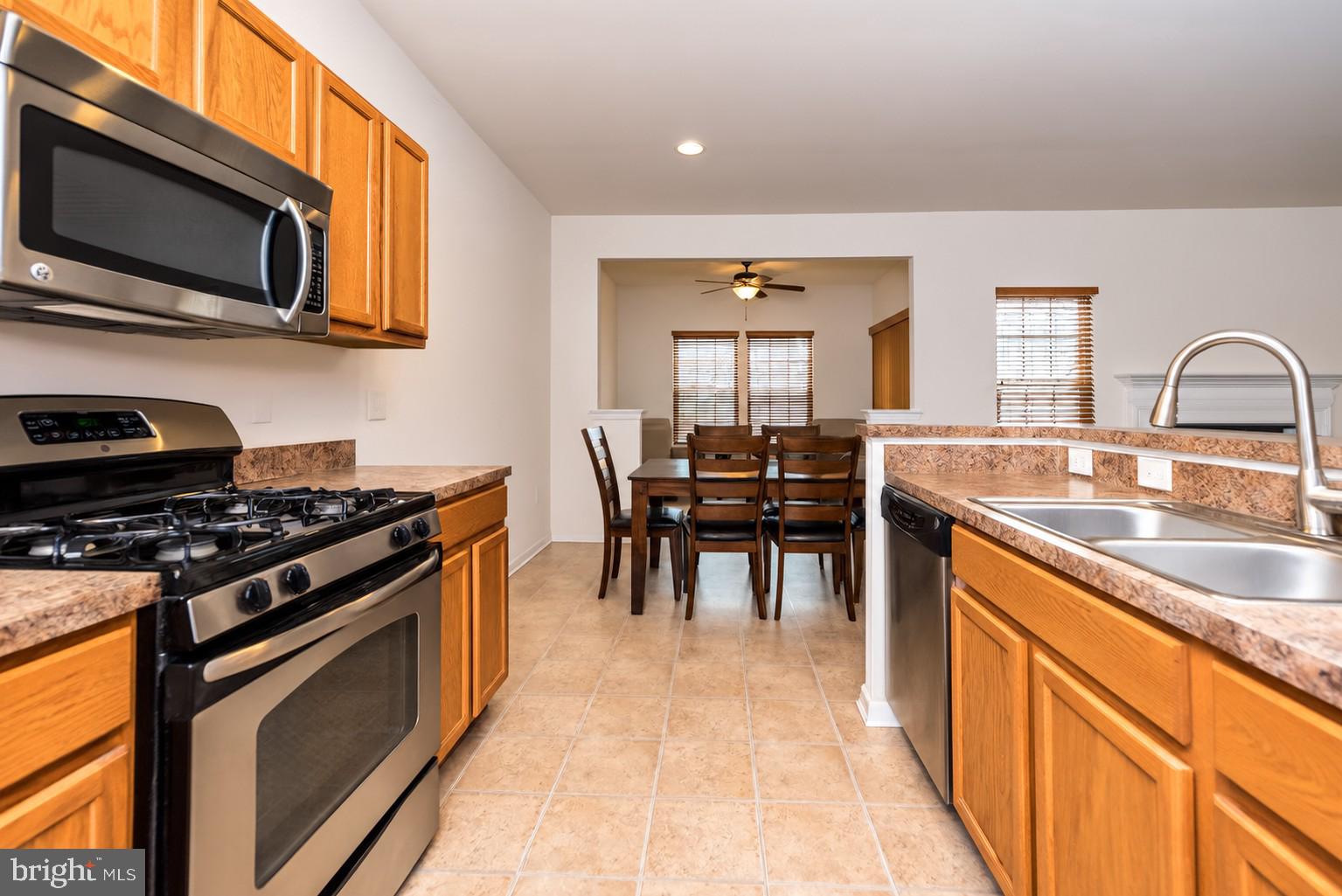 1082 HUNTINGTON ROAD