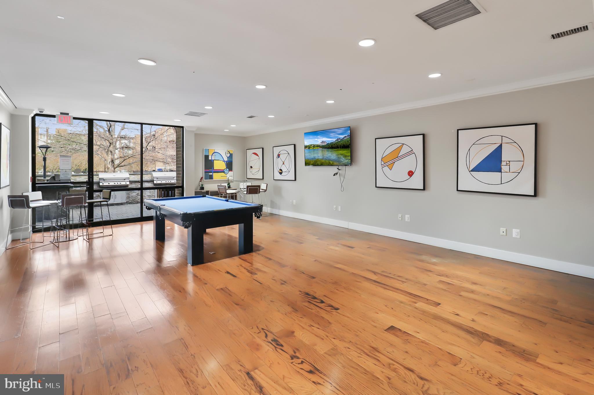 EOS TWENTY-ONE - Residential