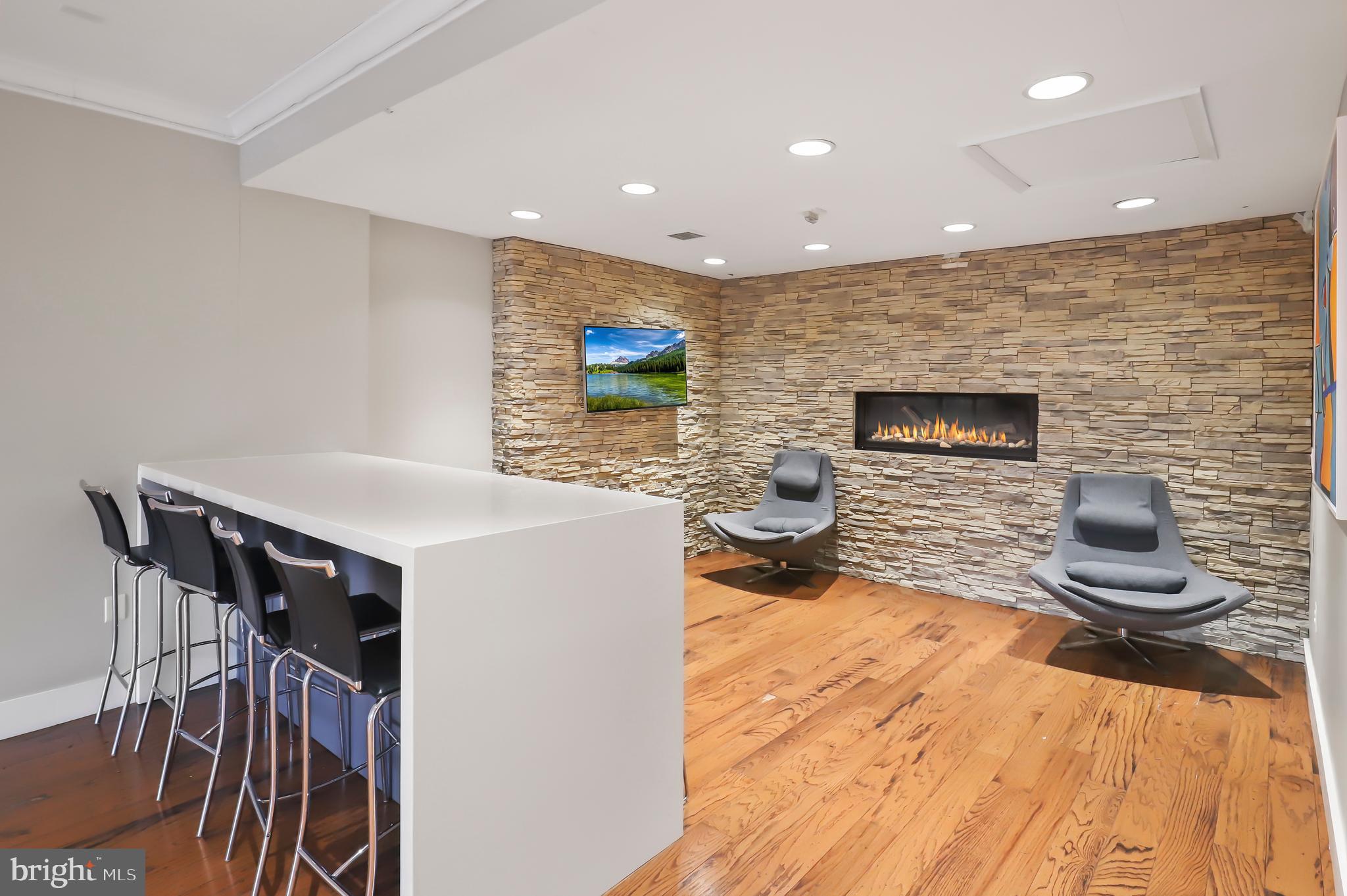 EOS TWENTY-ONE - Residential