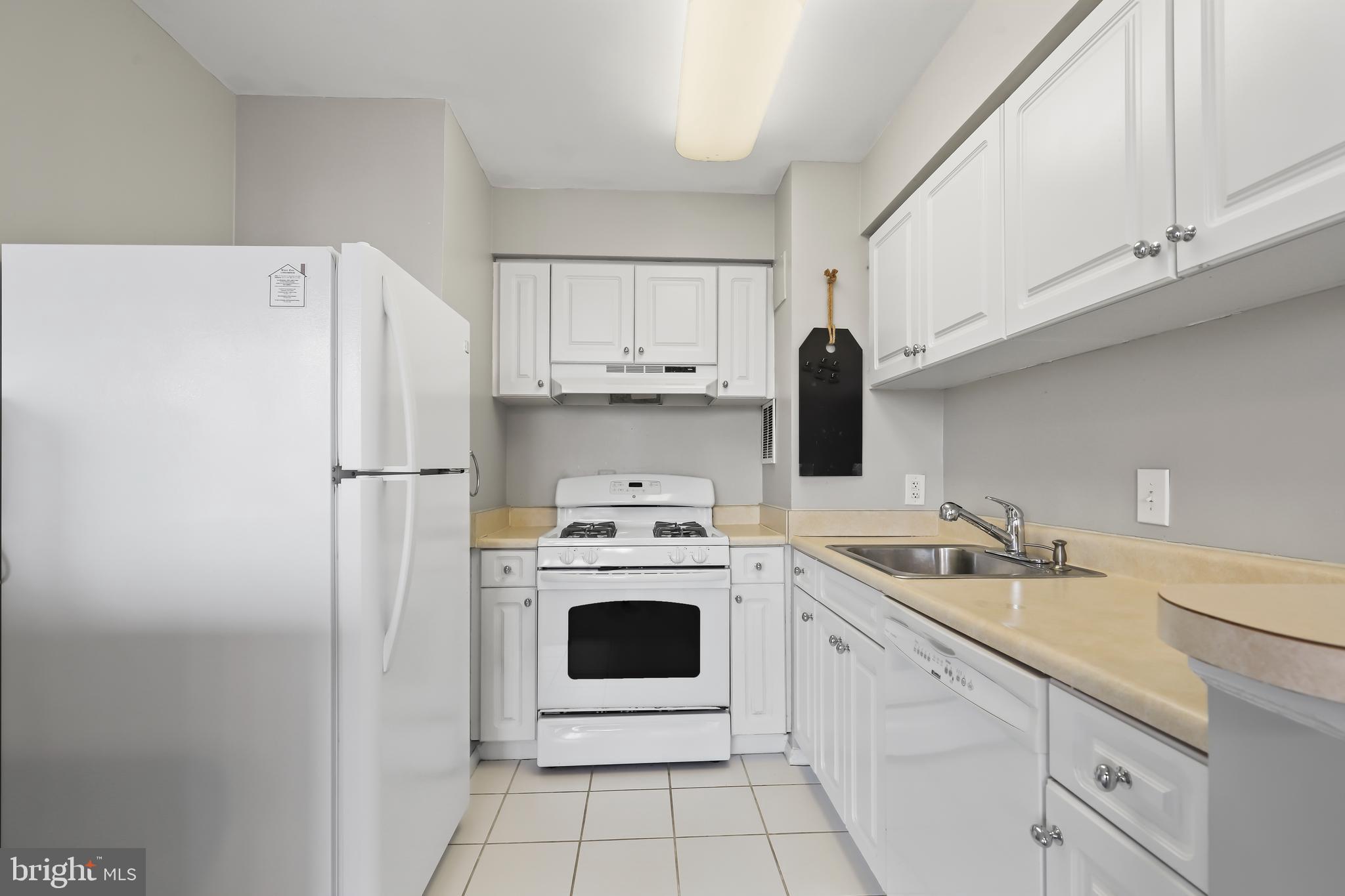 EOS TWENTY-ONE - Residential