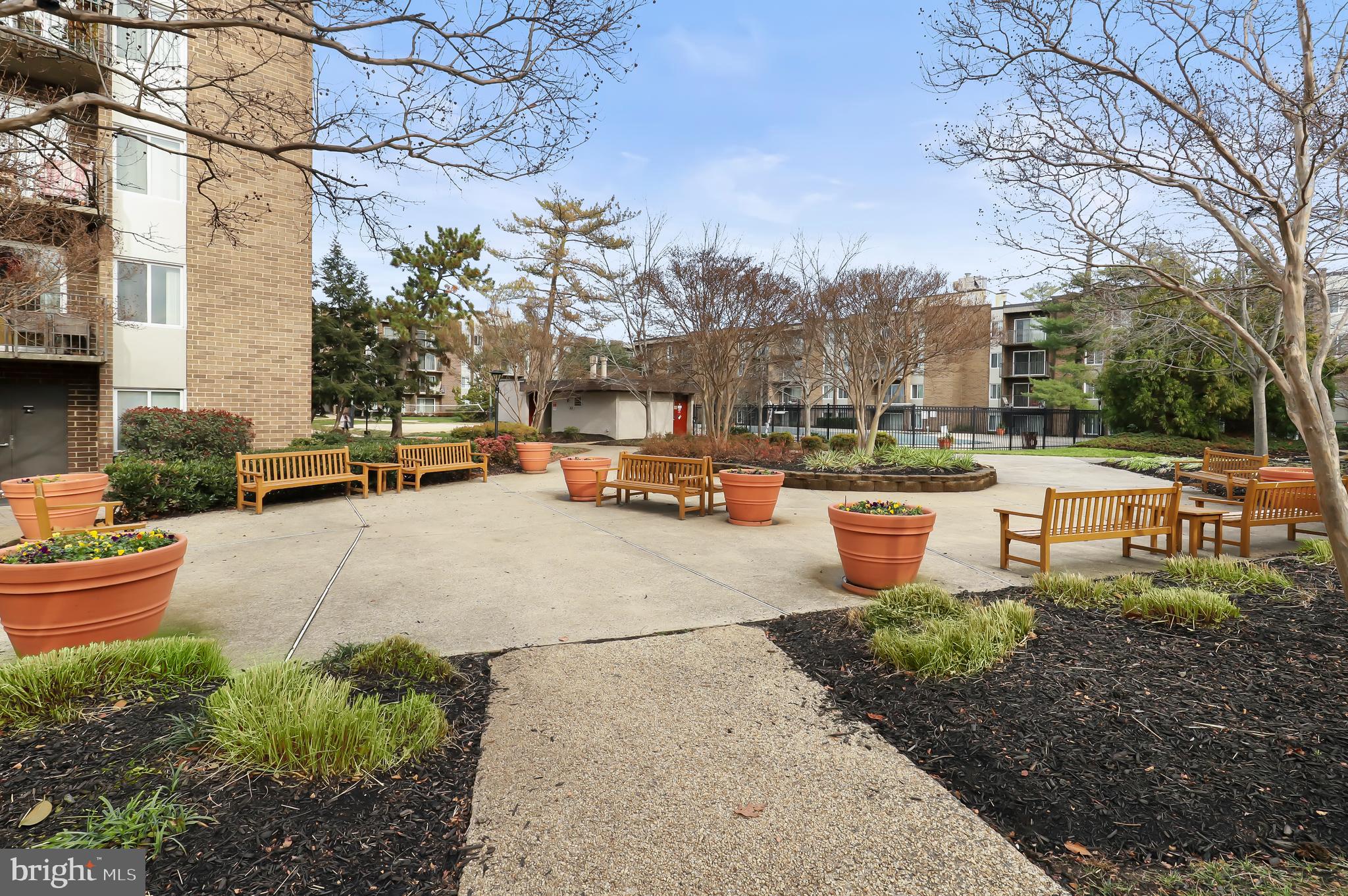 EOS TWENTY-ONE - Residential