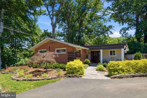 Photo of 3406 Park Hill Place, FAIRFAX, VA 22030 (MLS # VAFC2009228)