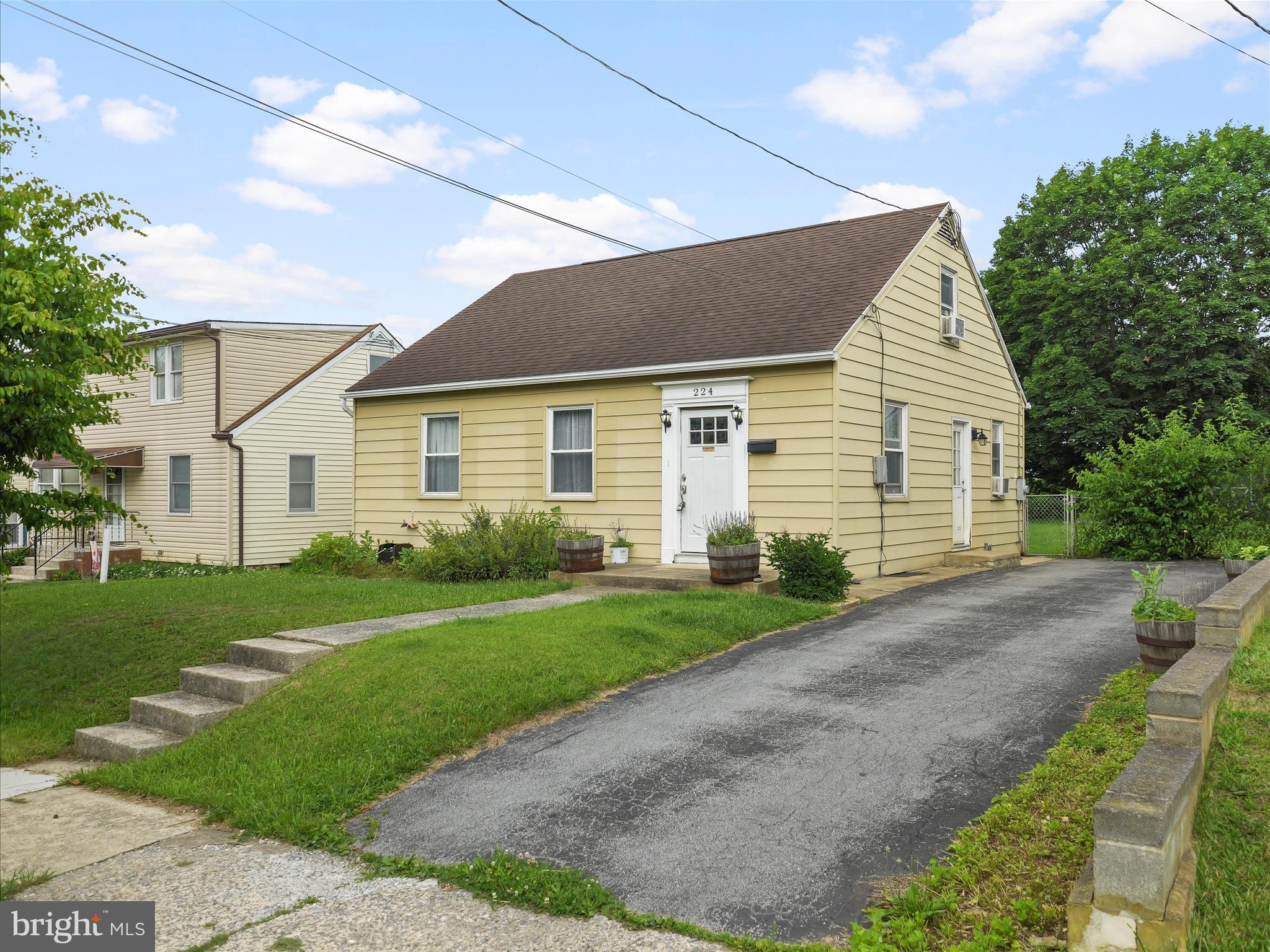 HAGERSTOWN - Residential