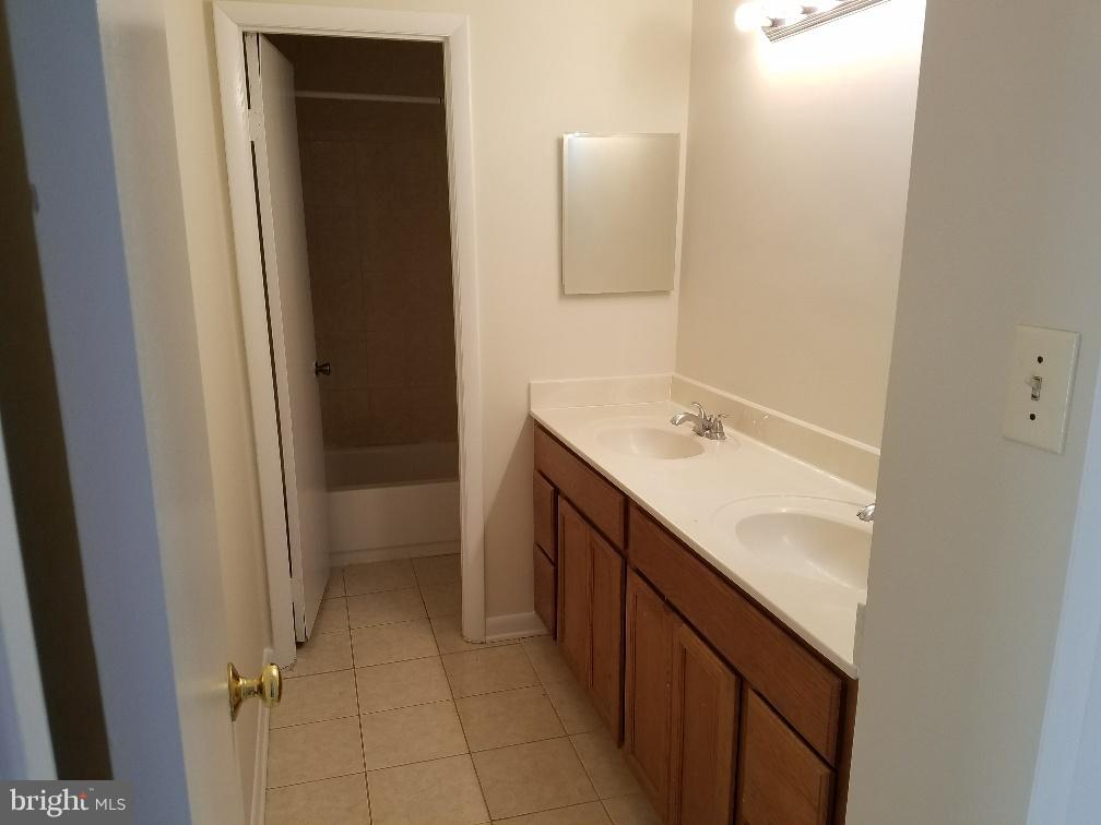 REFLECTION LAKE - Residential