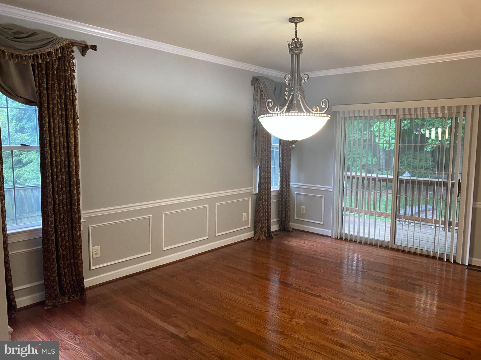 TYSONS EXECUTIVE VILLAGE - Residential Lease