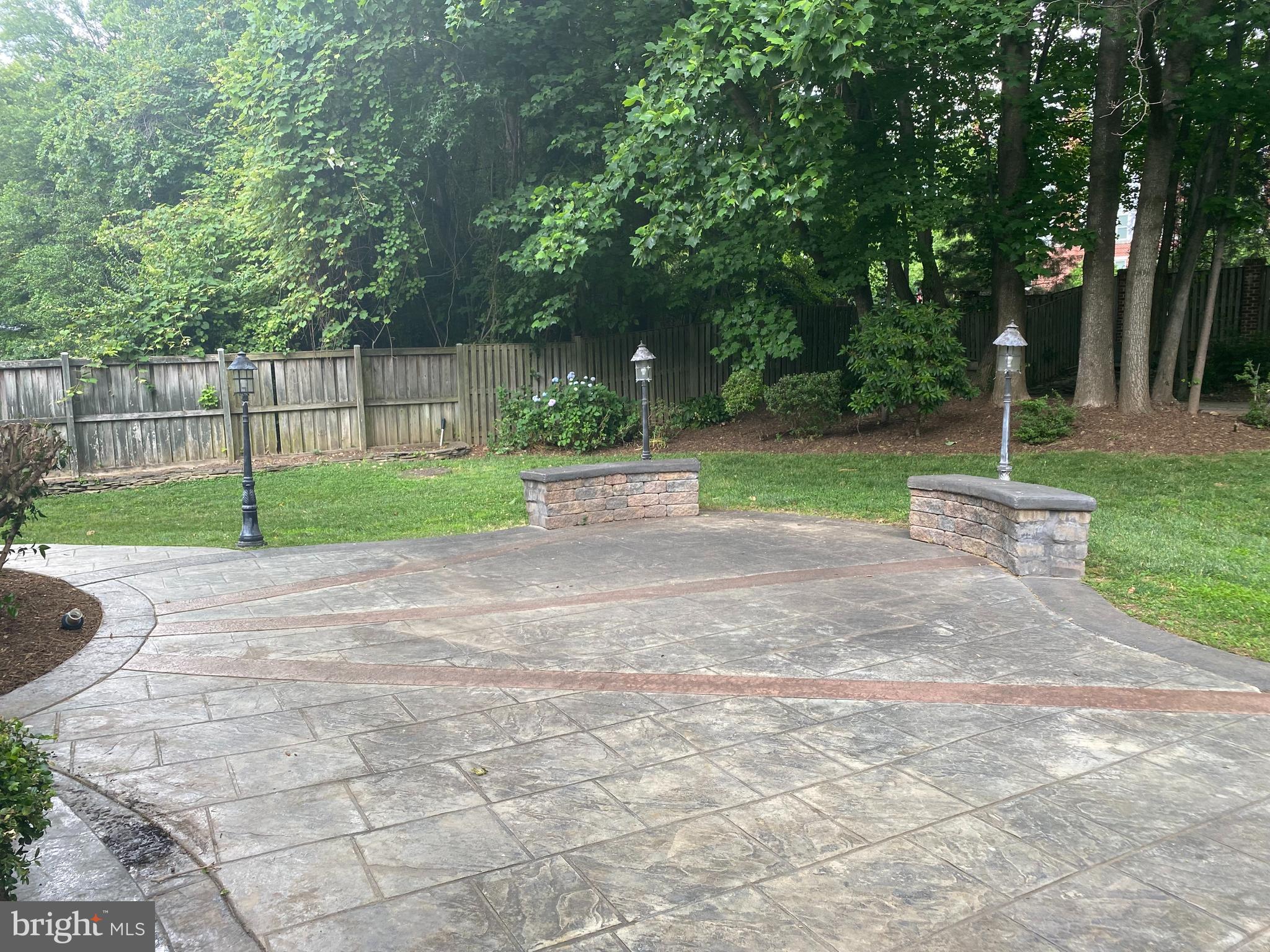 TYSONS EXECUTIVE VILLAGE - Residential Lease