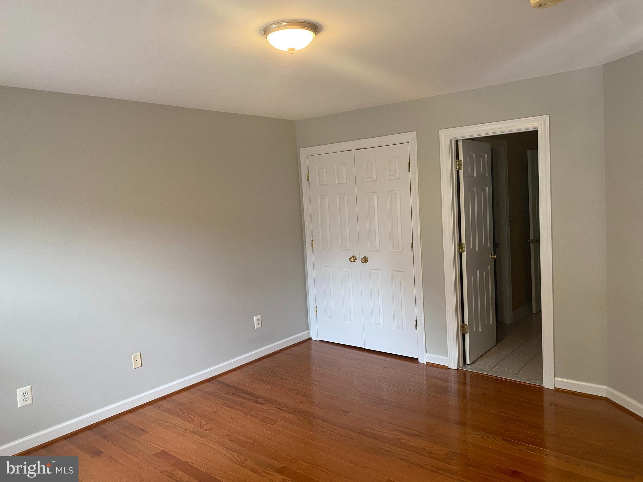 TYSONS EXECUTIVE VILLAGE - Residential Lease