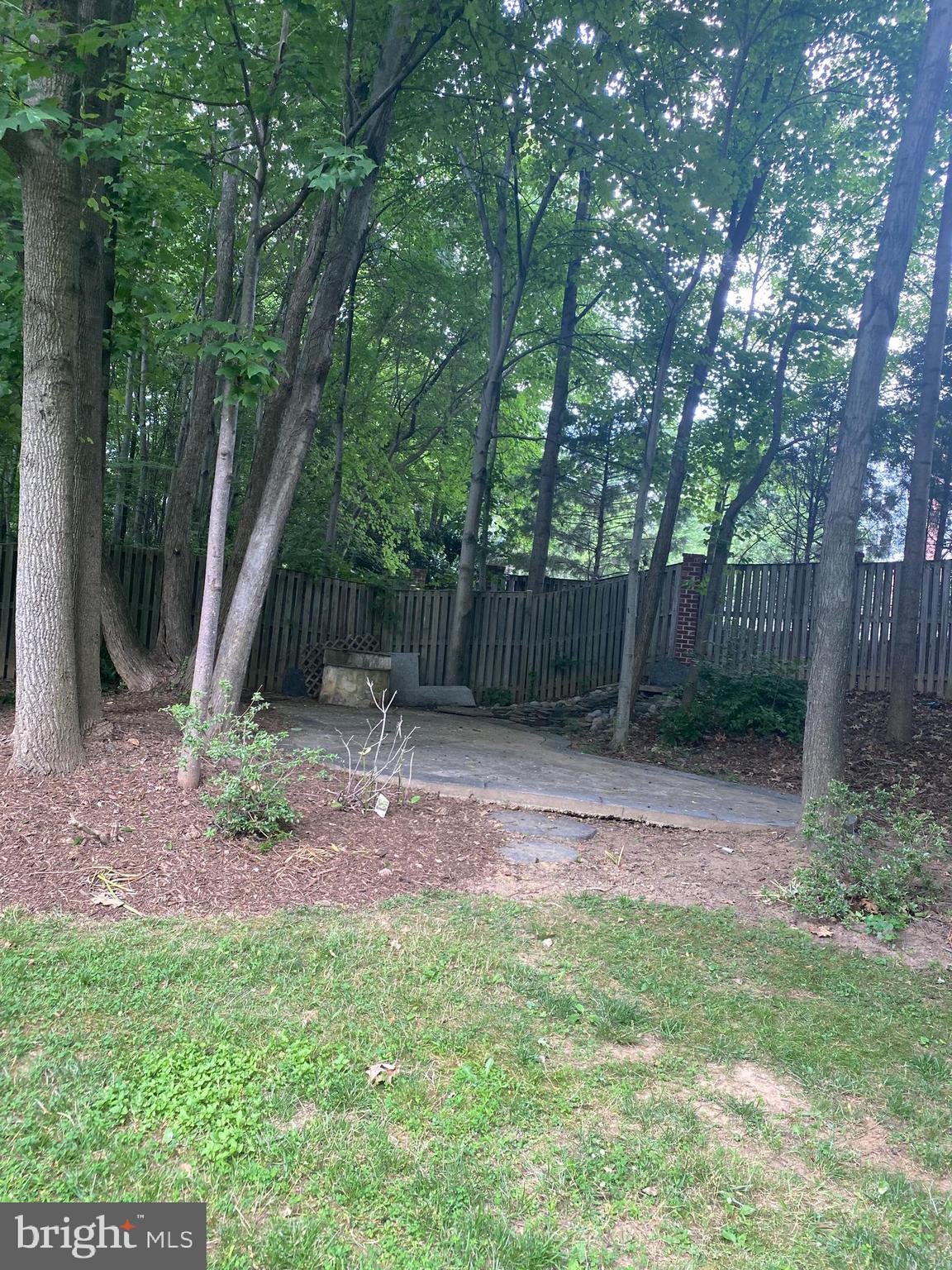 TYSONS EXECUTIVE VILLAGE - Residential Lease