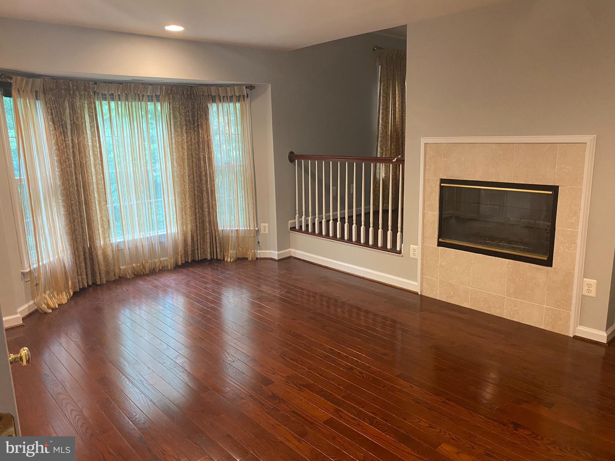 TYSONS EXECUTIVE VILLAGE - Residential Lease