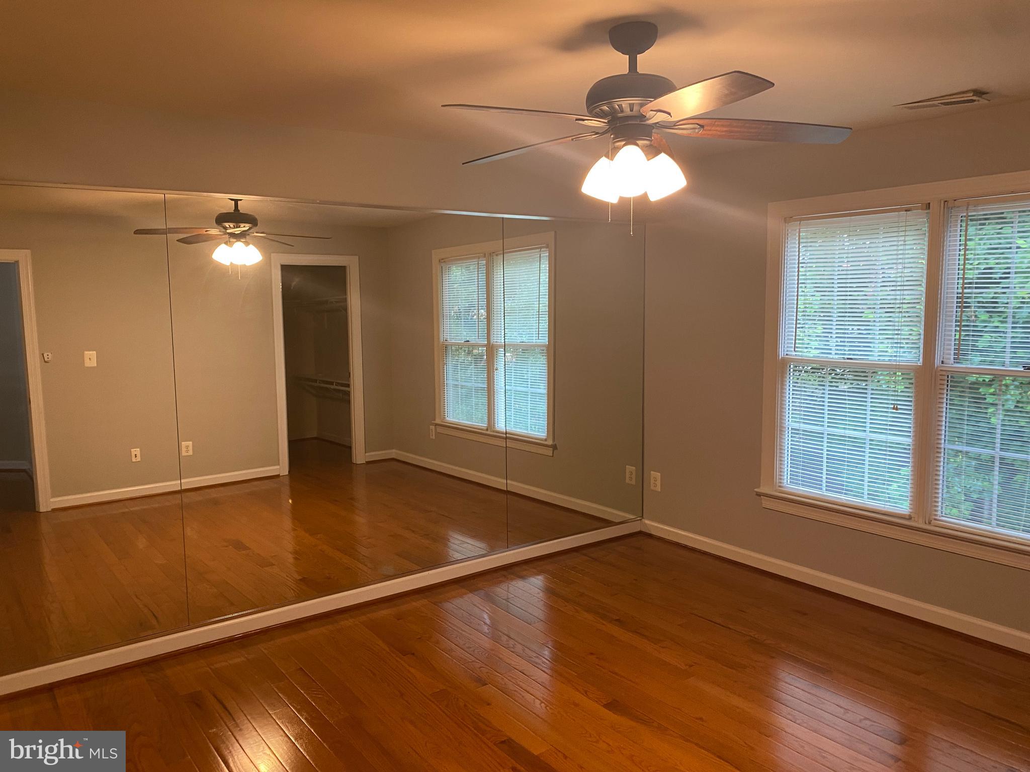 TYSONS EXECUTIVE VILLAGE - Residential Lease