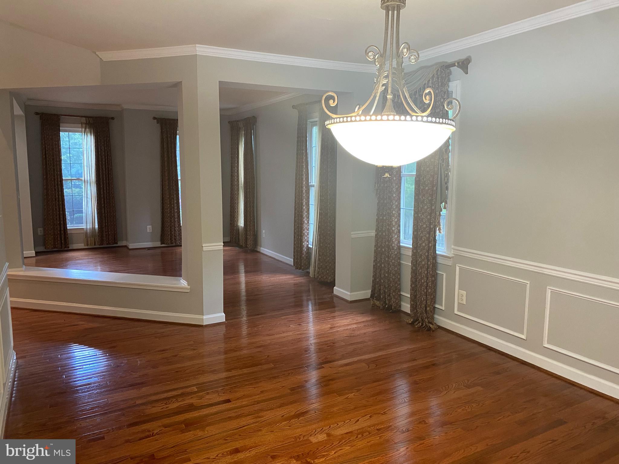 TYSONS EXECUTIVE VILLAGE - Residential Lease