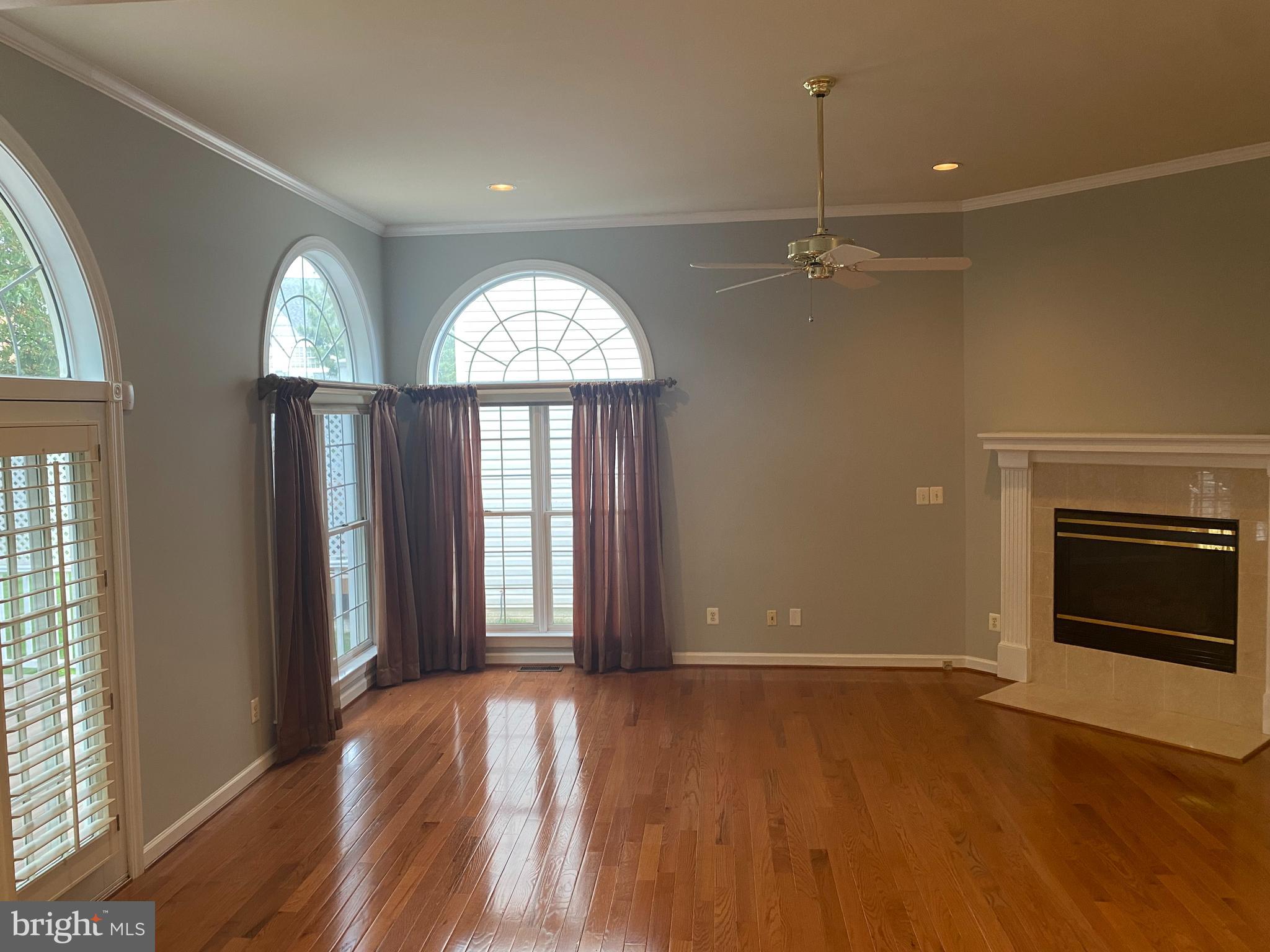 TYSONS EXECUTIVE VILLAGE - Residential Lease