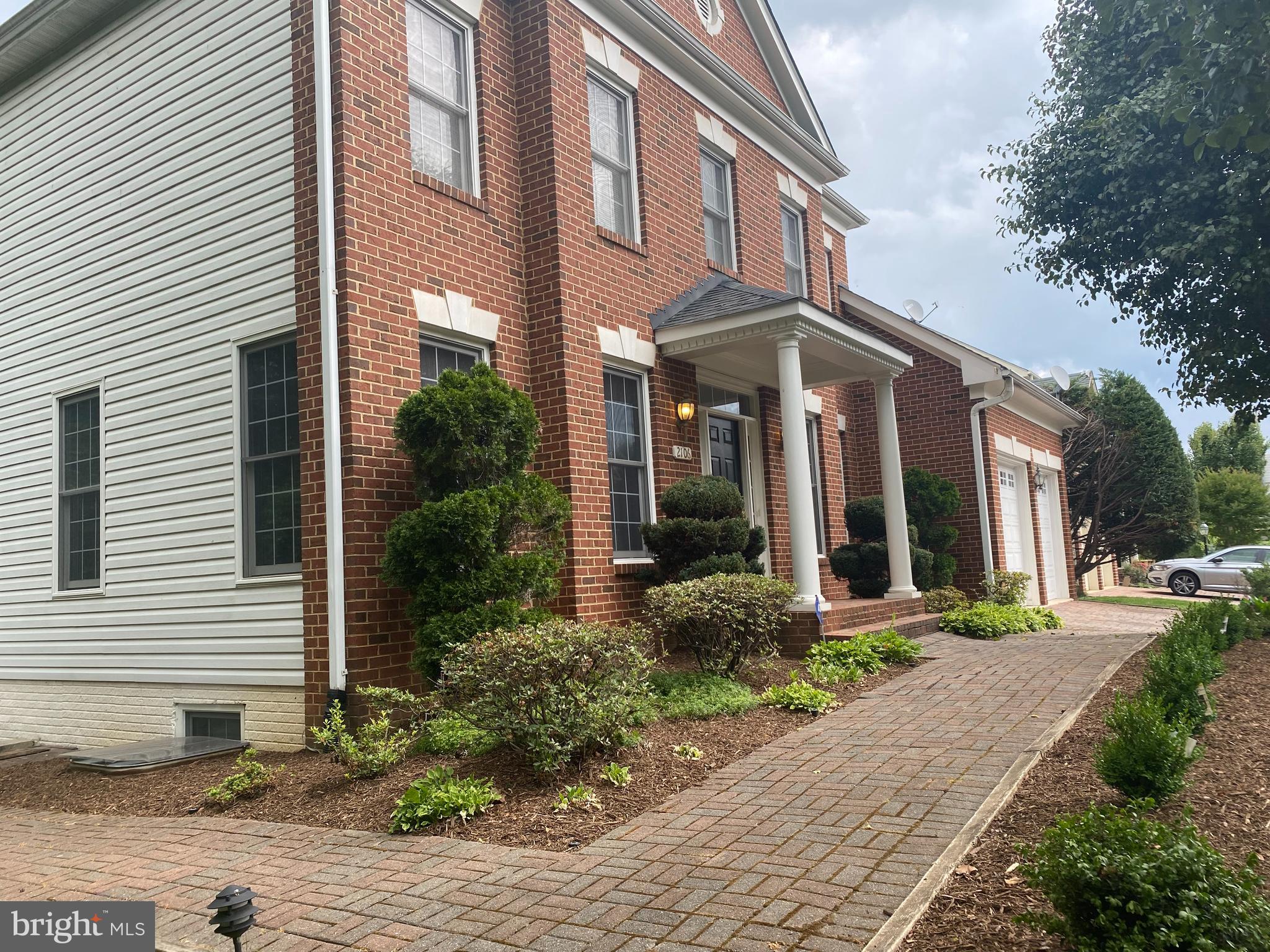 TYSONS EXECUTIVE VILLAGE - Residential Lease