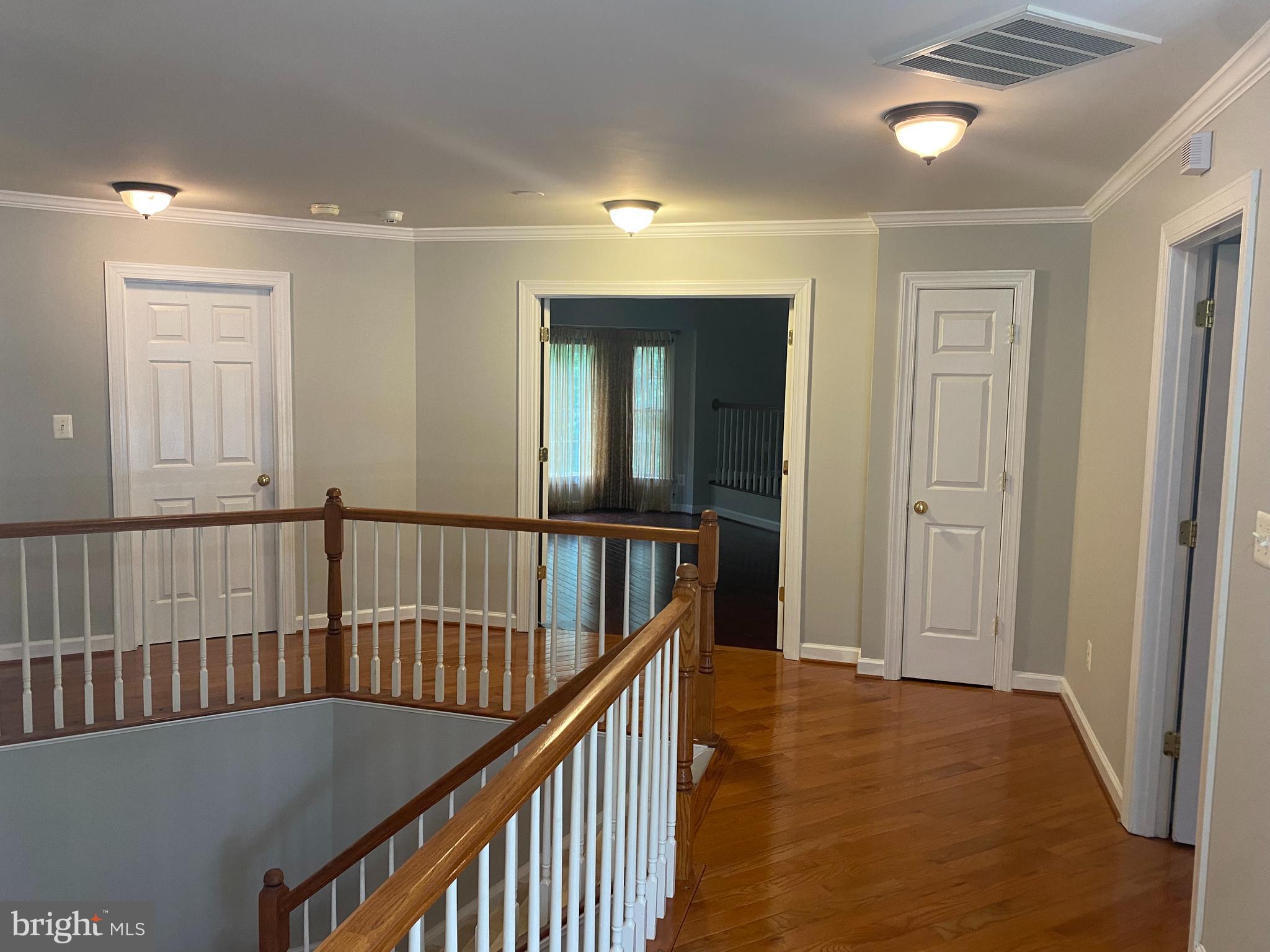 TYSONS EXECUTIVE VILLAGE - Residential Lease