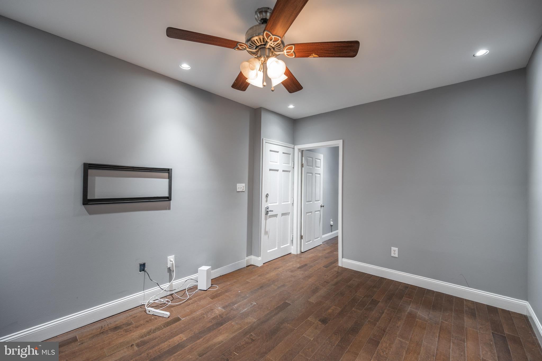 2635 E SOMERSET STREET UNIT 1