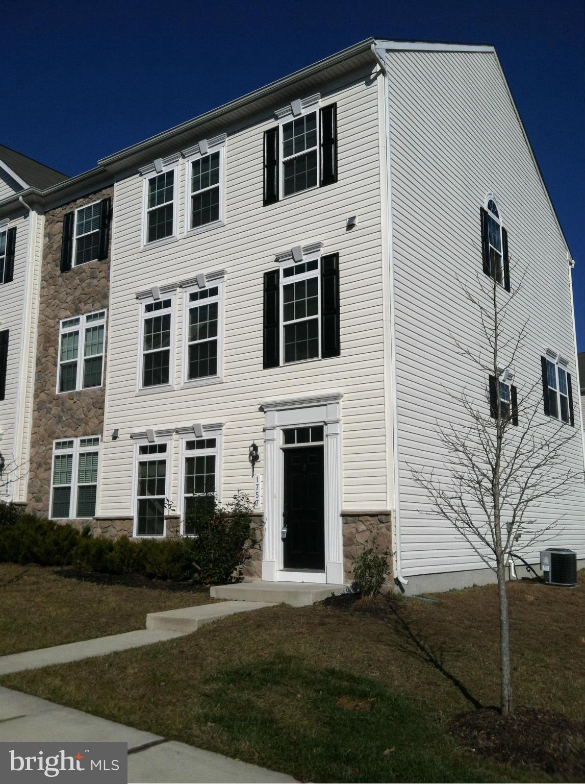 LUXURIOUS 3 BR 2.5 BA, 2 CAR GARAGE END UNIT, GREAT PRICE. QUIET NEIGHBORHOOD, RENT INCLUDES POOL, COMMUNITY CLUBHOUSE, BIKE AND WALKING PATHS, PLAYGROUNDS, CLOSE TO RT 100, 295 & FT MEADE. OWNER REQUIRES L&F LEASE AND APPLICATION. $40PP APP FEE, SMALL DOG/CAT ACCEPTED CASE BY CASE $25/ MO EXTRA PER PET ; 2 PET MAX