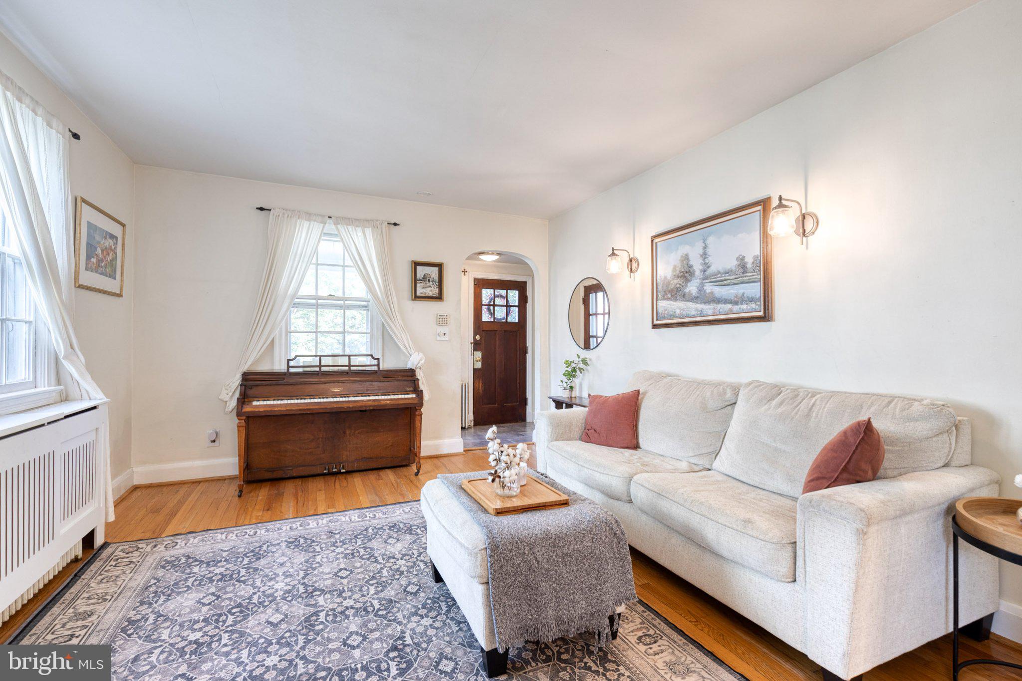 609 GITTINGS AVENUE