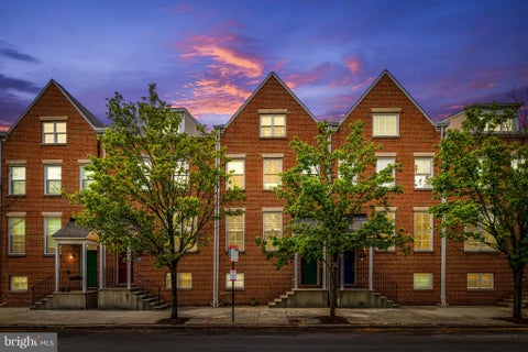 Townhouse For Sale - 2338 Cambridge Walk<br/> BALTIMORE, MD 21224