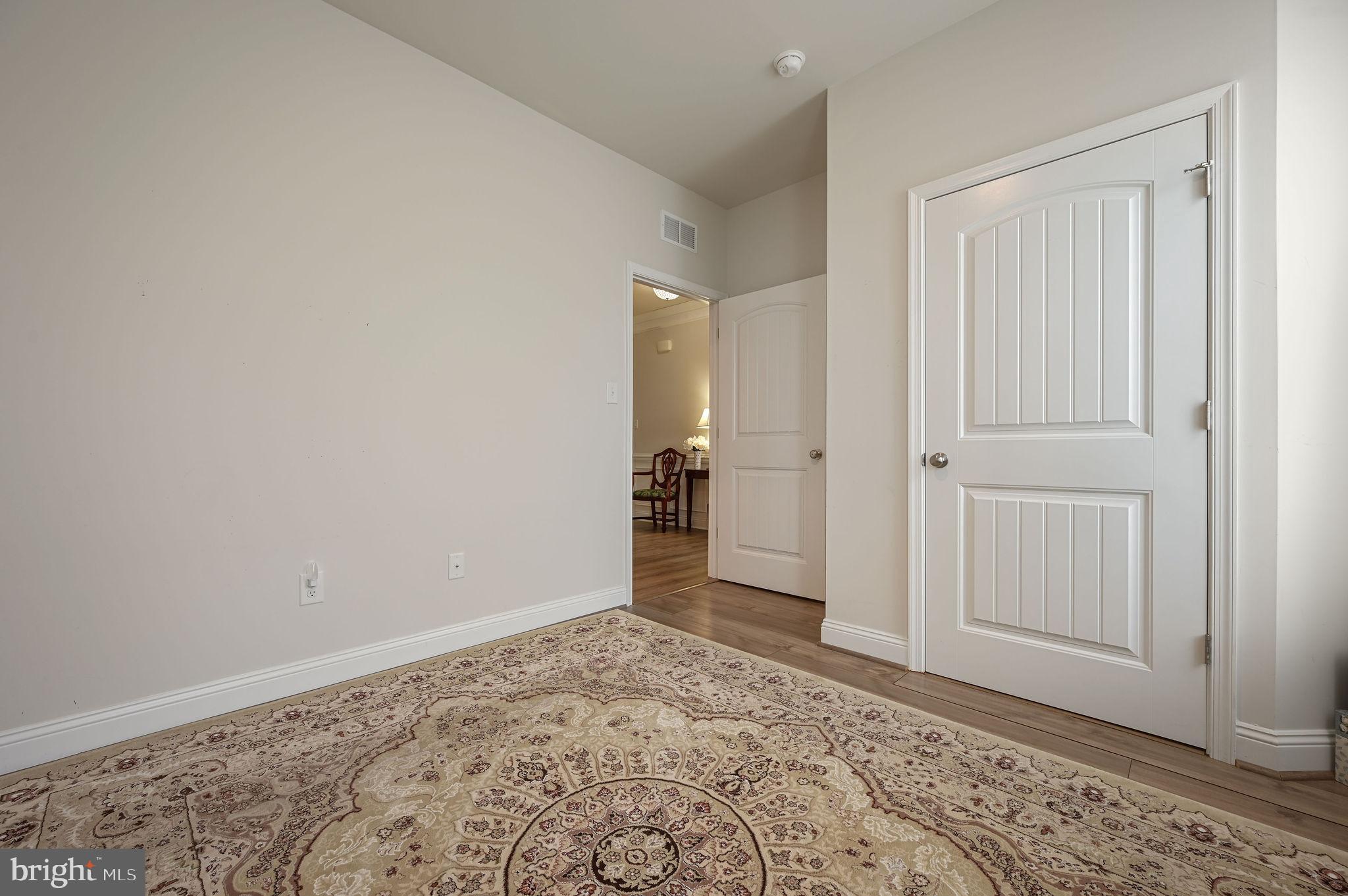 BERGMONT WOODS - Residential