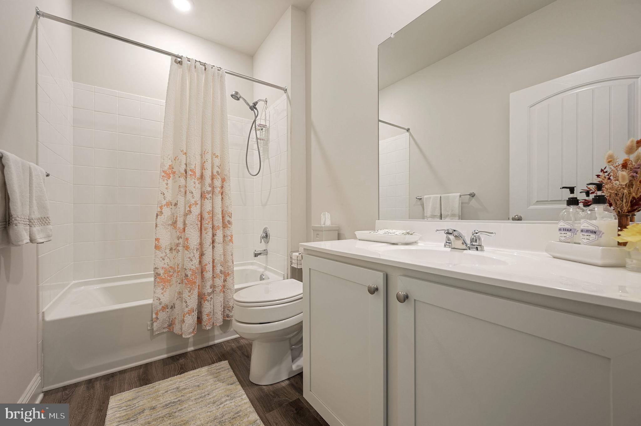 BERGMONT WOODS - Residential