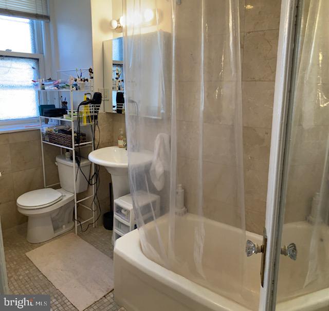 CENTER CITY - Residential Lease