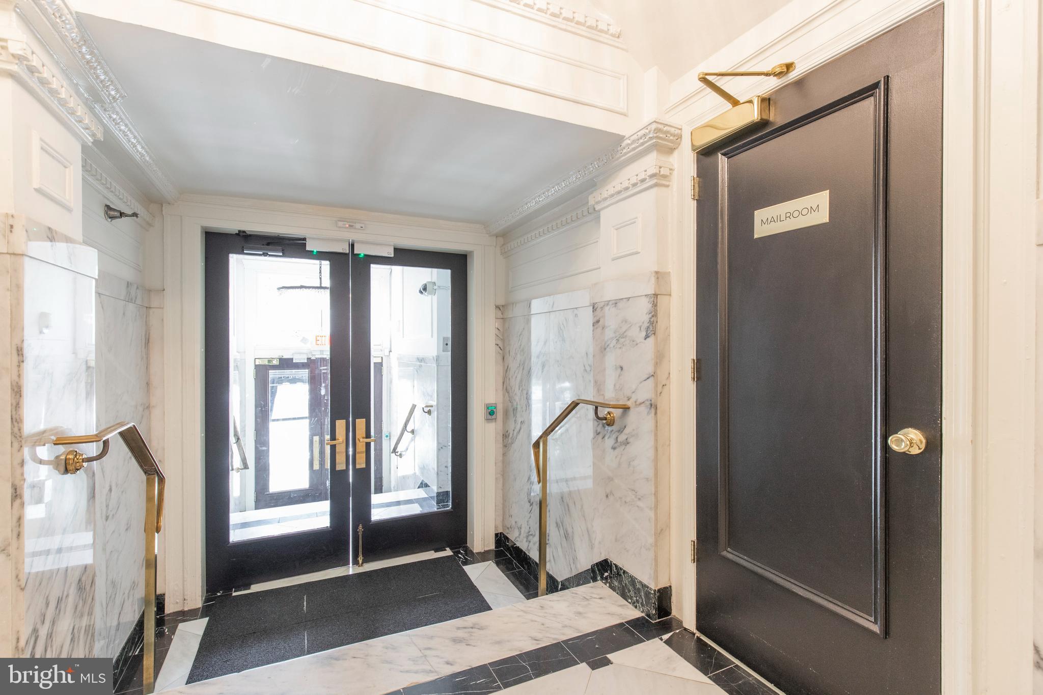 CENTER CITY - Residential Lease