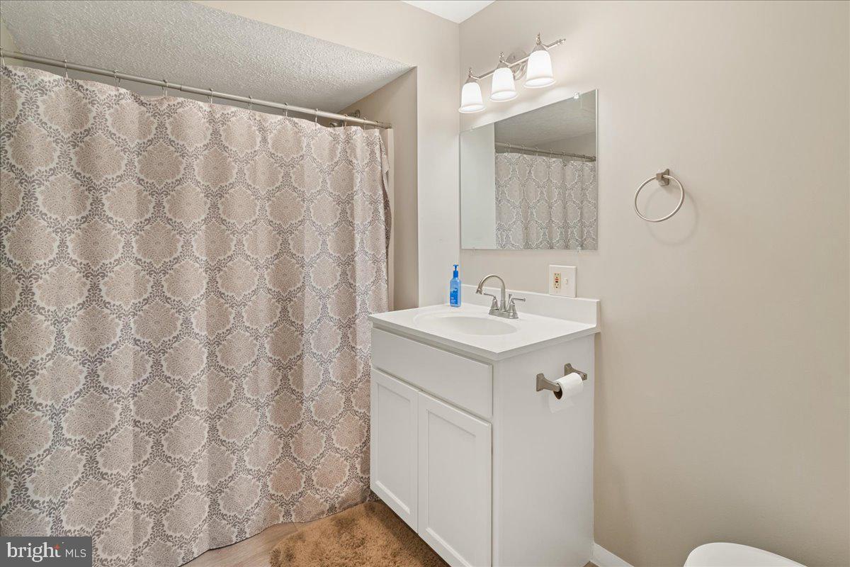 AMBER MEADOWS - Residential