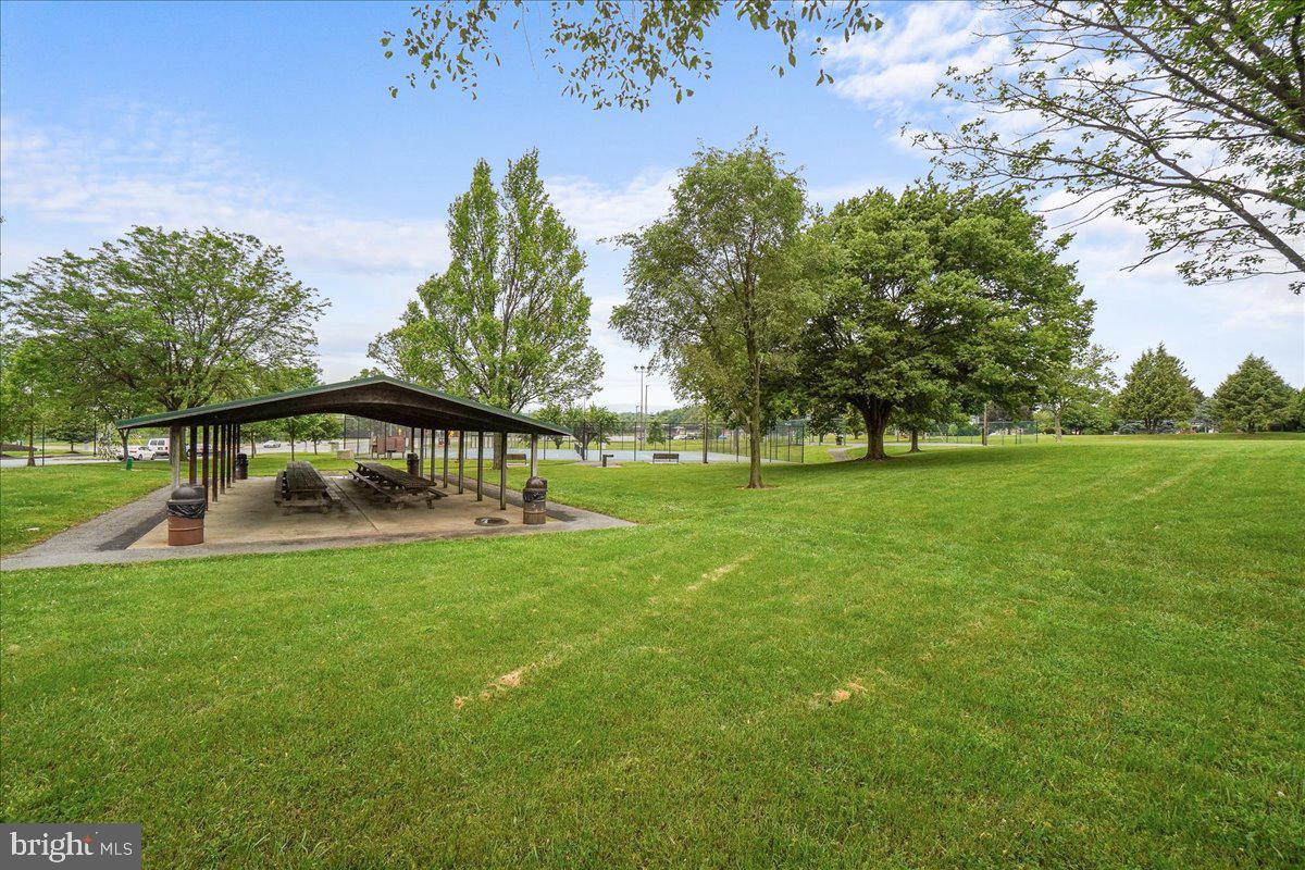 AMBER MEADOWS - Residential