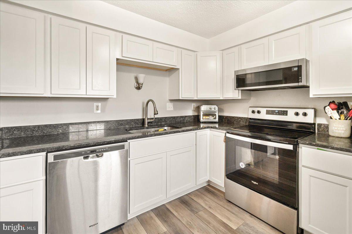 AMBER MEADOWS - Residential