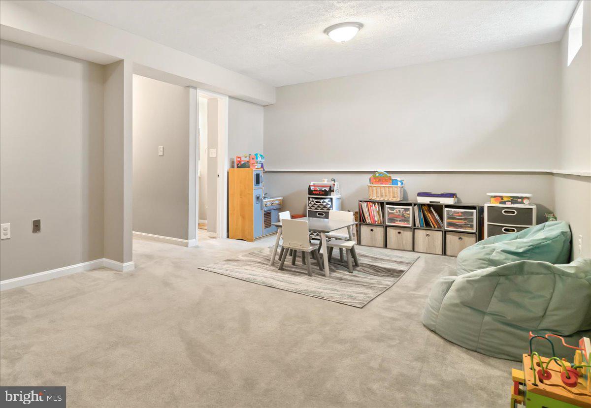 AMBER MEADOWS - Residential